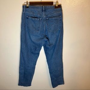 Hollister Curvy Hi Rise Mom Jeans